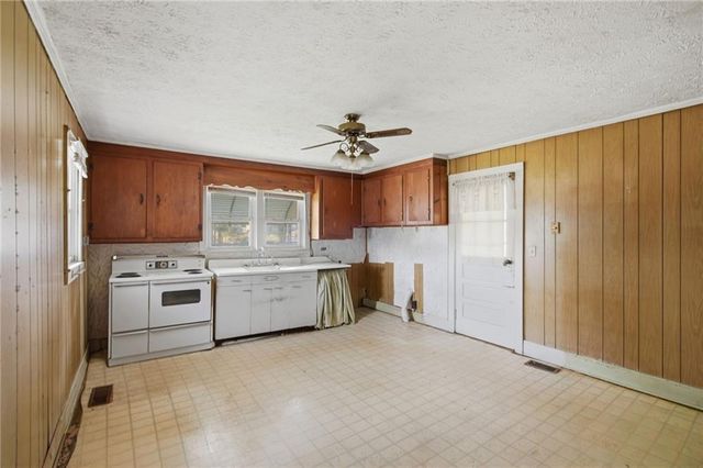 7232 E Cherokee Drive, Canton, GA 30115