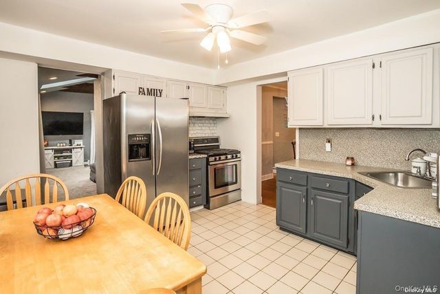 2 Elm Place, Glen Head, NY 11545