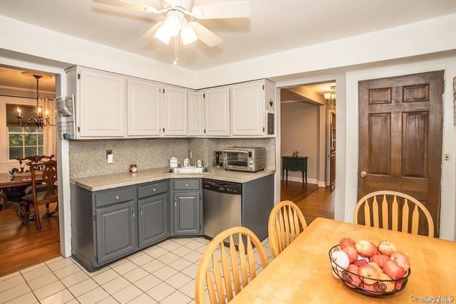 2 Elm Place, Glen Head, NY 11545