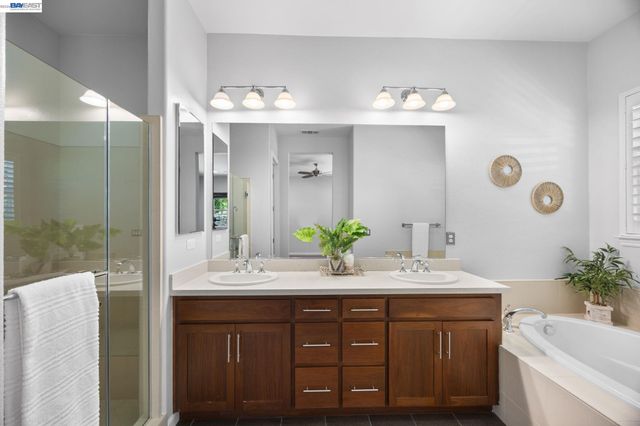 2681 Rivers Bend Cir, Livermore, CA 94550