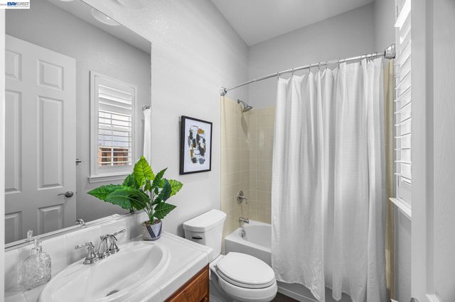 2681 Rivers Bend Cir, Livermore, CA 94550