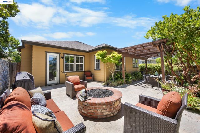 2681 Rivers Bend Cir, Livermore, CA 94550