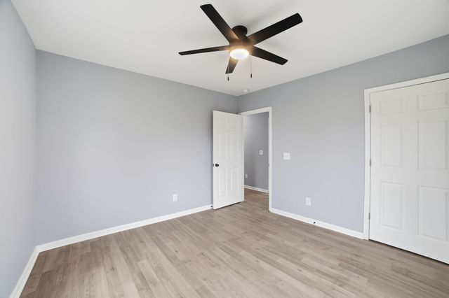 104 Fairground Dr, Waverly, TN 37185