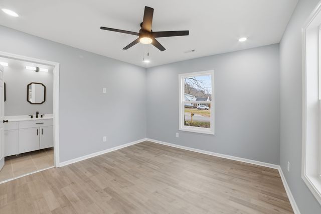 104 Fairground Dr, Waverly, TN 37185