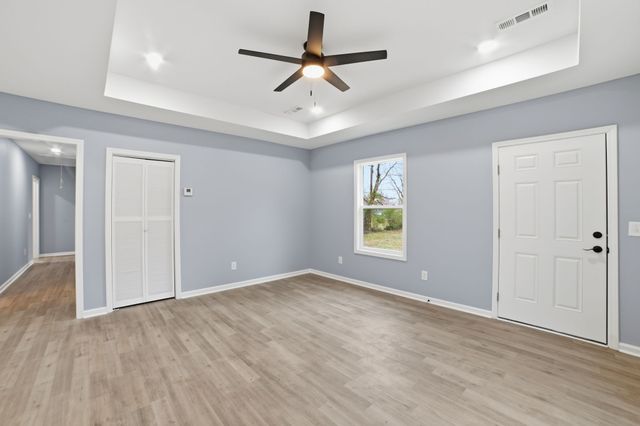 104 Fairground Dr, Waverly, TN 37185