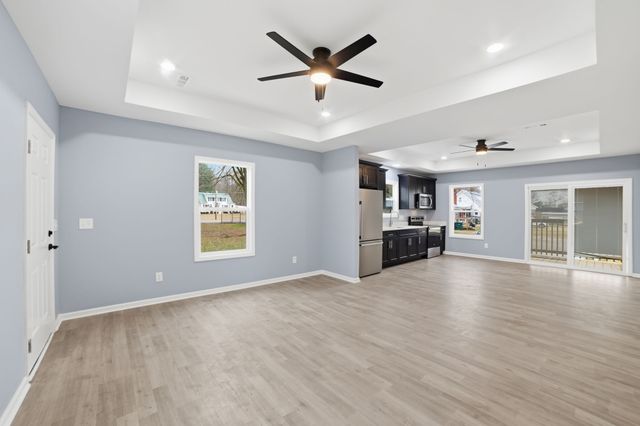 104 Fairground Dr, Waverly, TN 37185