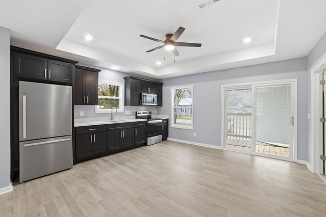 104 Fairground Dr, Waverly, TN 37185