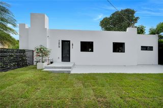 1370 SW 5th St, Miami, FL 33135