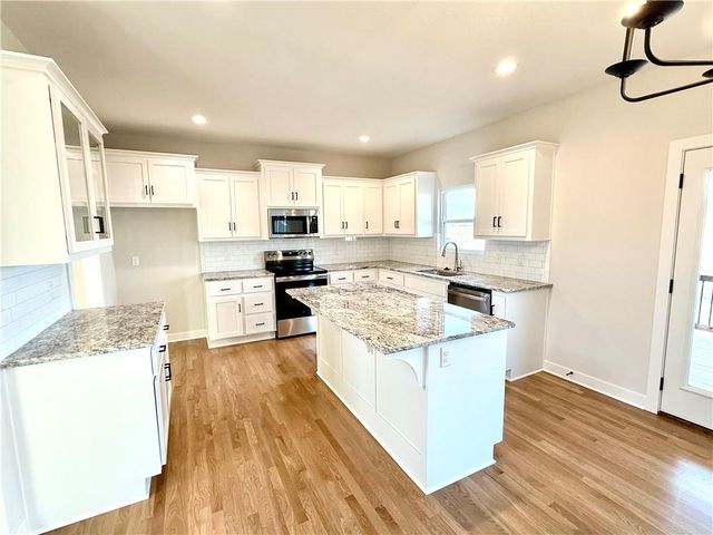 10153 N Brighton Avenue, Kansas City, MO 64156