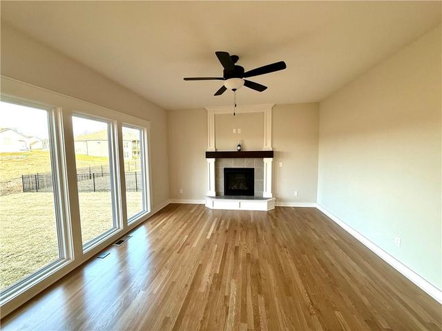 10153 N Brighton Avenue, Kansas City, MO 64156