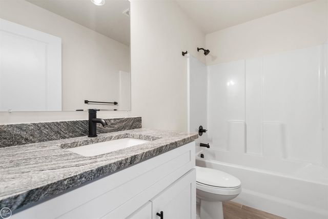 1936 Shelldrake Lane, St, MI 48079