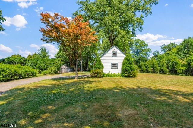 240 Summit Rd, Mountainside Boro, NJ 07092