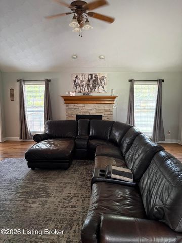 853 Shady Brook Ln, Louisville, KY 40229