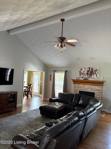 853 Shady Brook Ln, Louisville, KY 40229