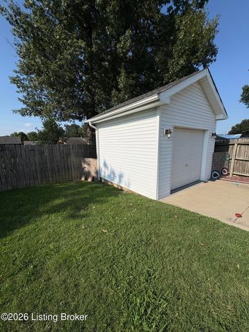 853 Shady Brook Ln, Louisville, KY 40229