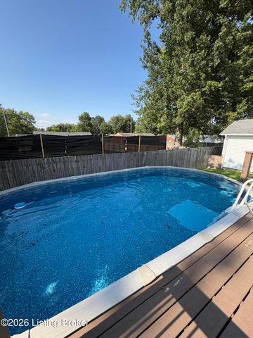 853 Shady Brook Ln, Louisville, KY 40229