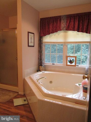 17 TRIPLETT CT, Dillsburg, PA 17019