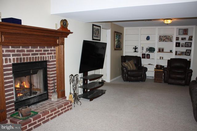 17 TRIPLETT CT, Dillsburg, PA 17019