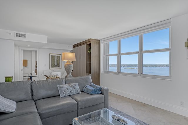 5200 N OCEAN Drive 1703, Singer Island, FL 33404