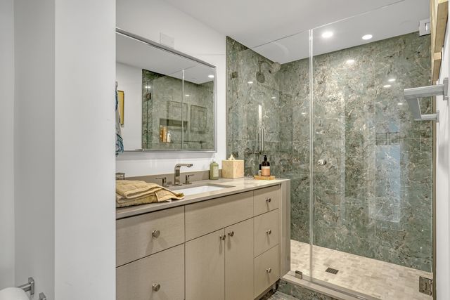 5200 N OCEAN Drive 1703, Singer Island, FL 33404