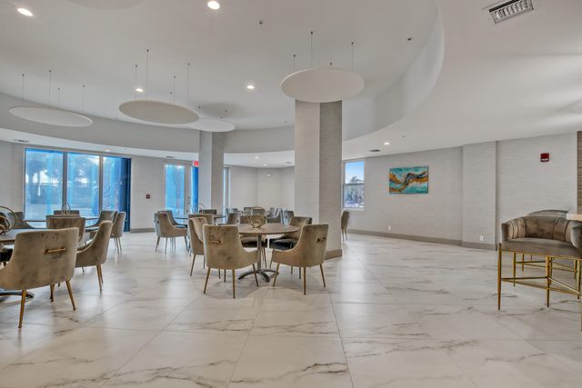 5200 N OCEAN Drive 1703, Singer Island, FL 33404