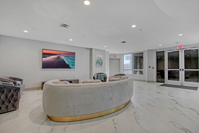 5200 N OCEAN Drive 1703, Singer Island, FL 33404