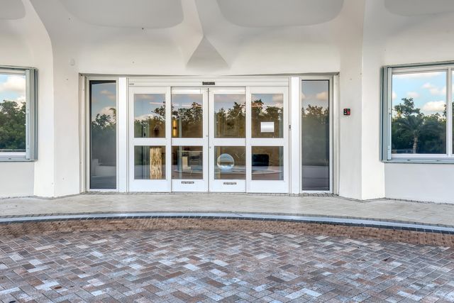 5200 N OCEAN Drive 1703, Singer Island, FL 33404
