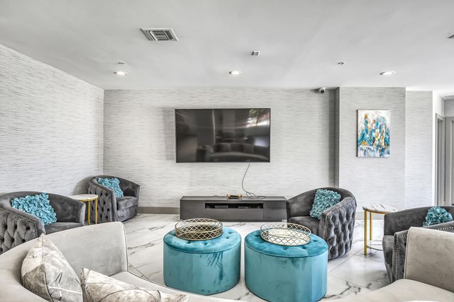 5200 N OCEAN Drive 1703, Singer Island, FL 33404