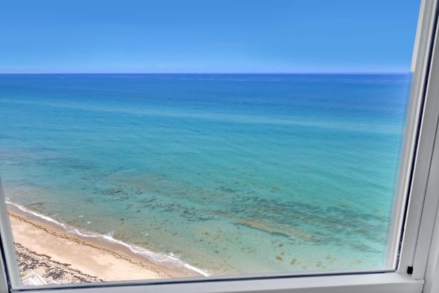 5200 N OCEAN Drive 1703, Singer Island, FL 33404