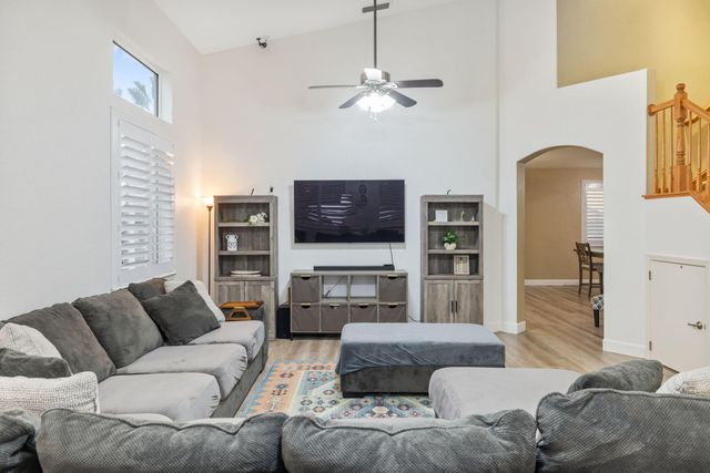 2467 Ship Rock Avenue, Tulare, CA 93274