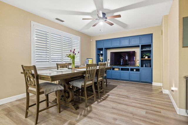 2467 Ship Rock Avenue, Tulare, CA 93274