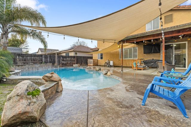 2467 Ship Rock Avenue, Tulare, CA 93274