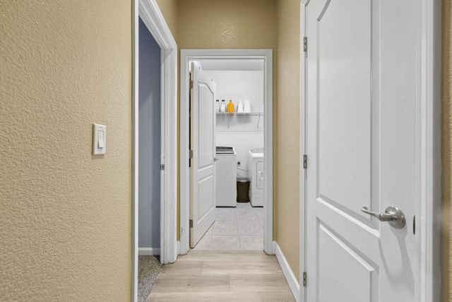 2467 Ship Rock Avenue, Tulare, CA 93274