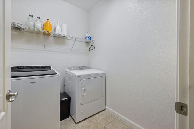 2467 Ship Rock Avenue, Tulare, CA 93274