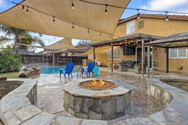 2467 Ship Rock Avenue, Tulare, CA 93274