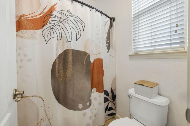 2467 Ship Rock Avenue, Tulare, CA 93274