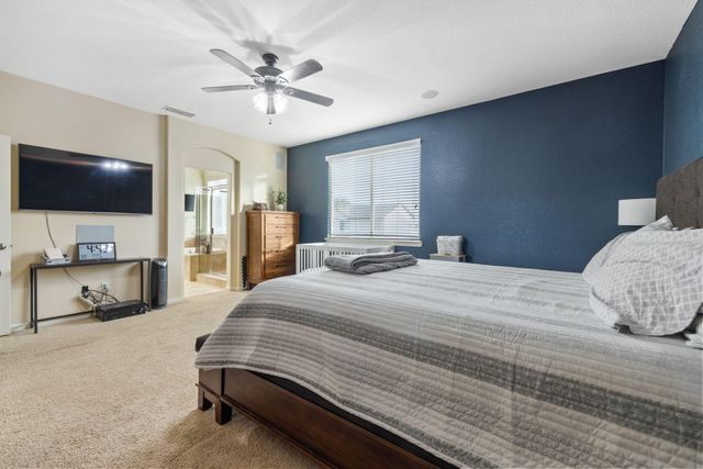 2467 Ship Rock Avenue, Tulare, CA 93274