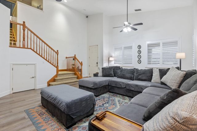 2467 Ship Rock Avenue, Tulare, CA 93274