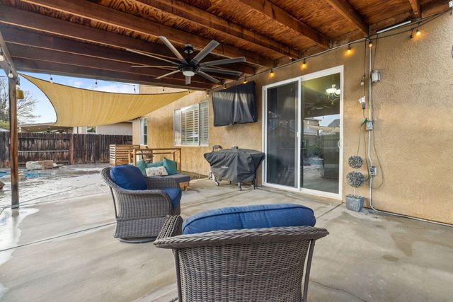 2467 Ship Rock Avenue, Tulare, CA 93274