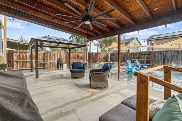 2467 Ship Rock Avenue, Tulare, CA 93274