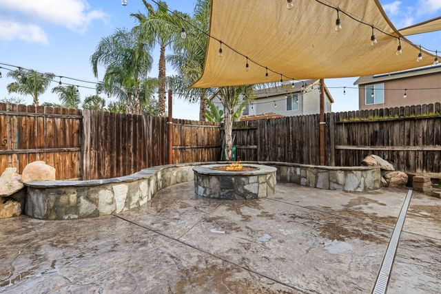 2467 Ship Rock Avenue, Tulare, CA 93274