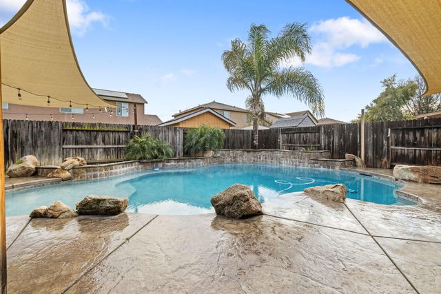 2467 Ship Rock Avenue, Tulare, CA 93274