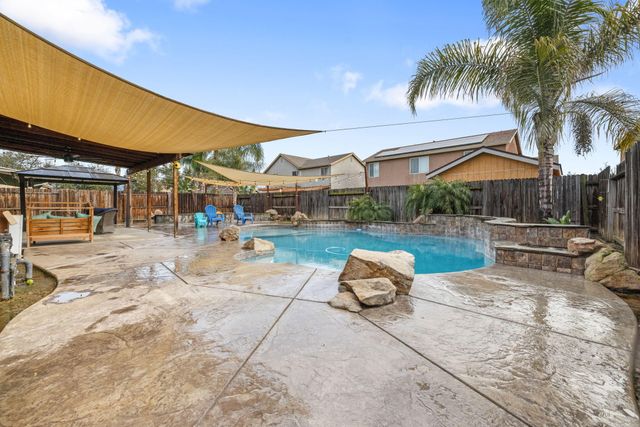 2467 Ship Rock Avenue, Tulare, CA 93274