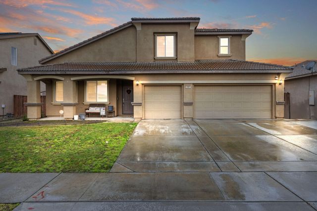 2467 Ship Rock Avenue, Tulare, CA 93274