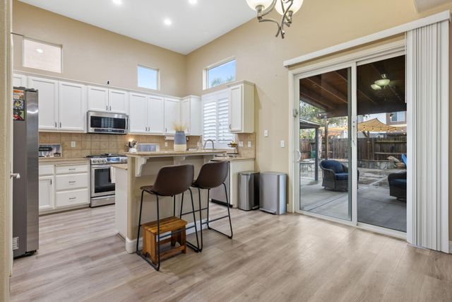 2467 Ship Rock Avenue, Tulare, CA 93274