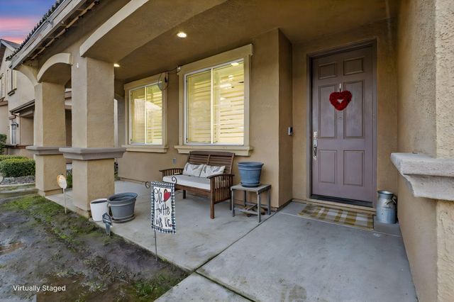 2467 Ship Rock Avenue, Tulare, CA 93274