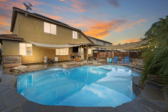 2467 Ship Rock Avenue, Tulare, CA 93274