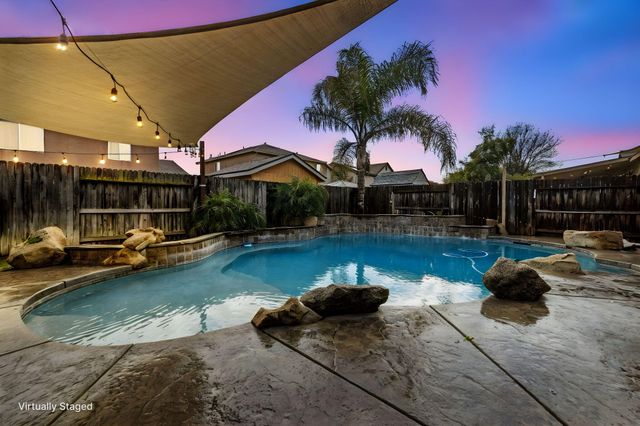 2467 Ship Rock Avenue, Tulare, CA 93274