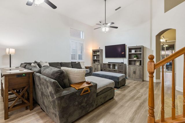 2467 Ship Rock Avenue, Tulare, CA 93274