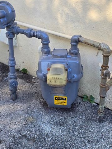 1033 N 19th Ave, Hollywood, FL 33020